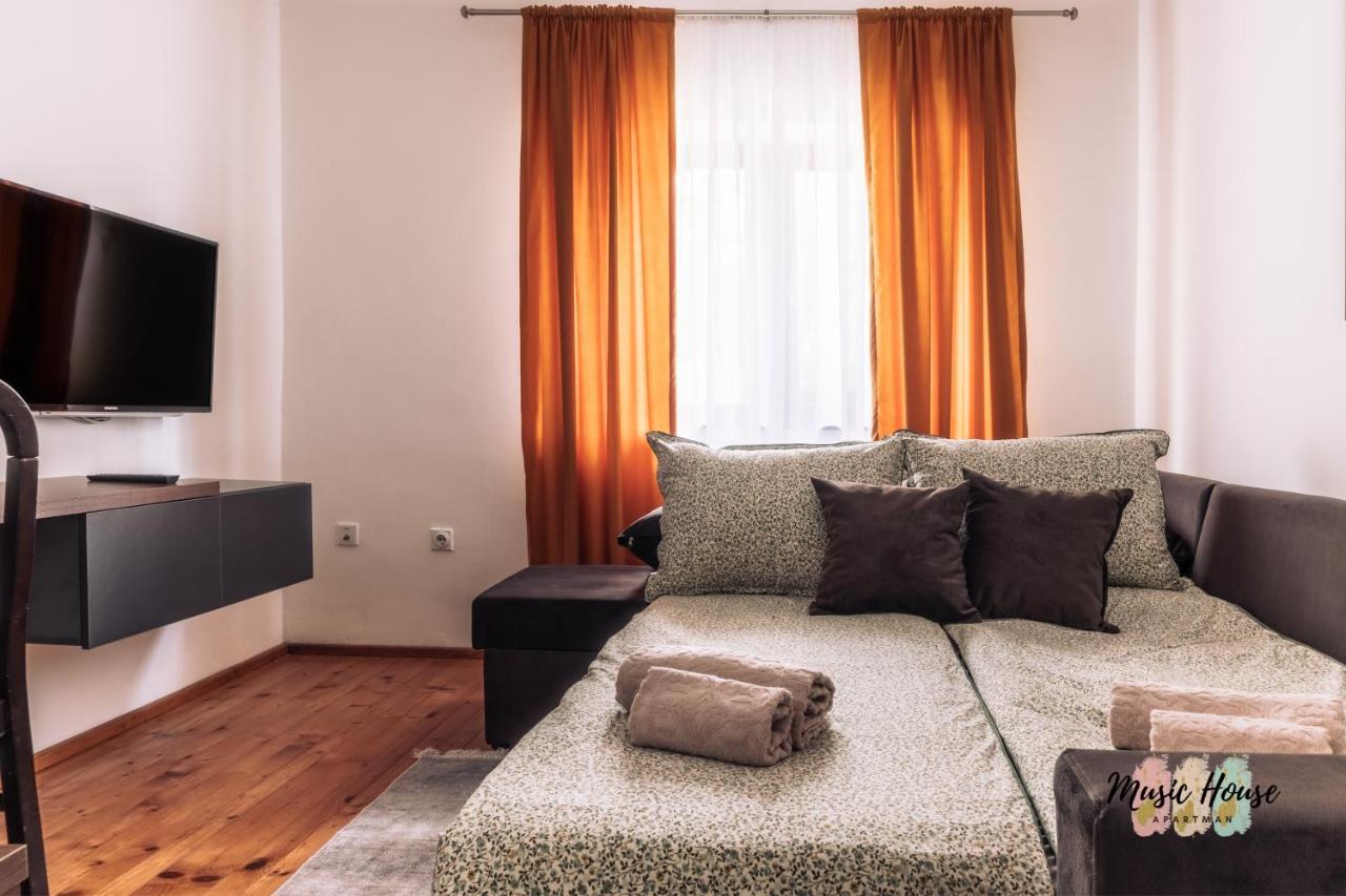 Music House Apartment Tuzla Bagian luar foto